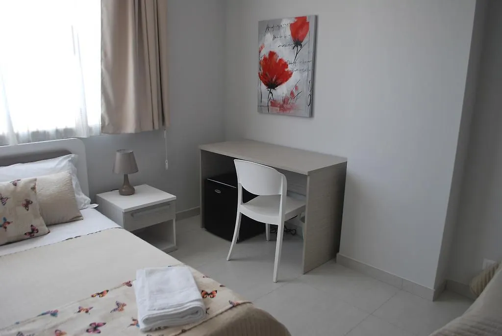 Alojamento de Acomodação e Pequeno-almoço Pietra Bianca Rooms Pachino